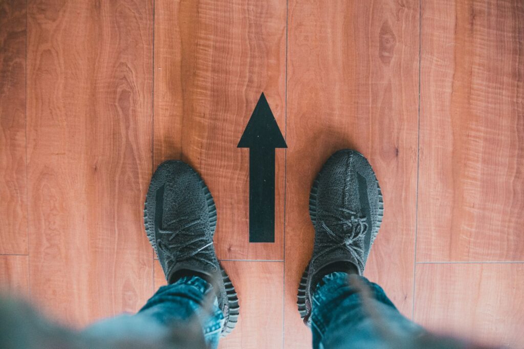 Illustration of HPE Free Software Deal: A Powerful Step Against VMware's Dominance